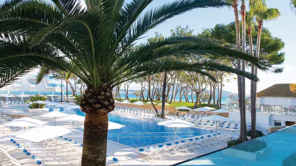 family friendly hotel near a gorgeous beach