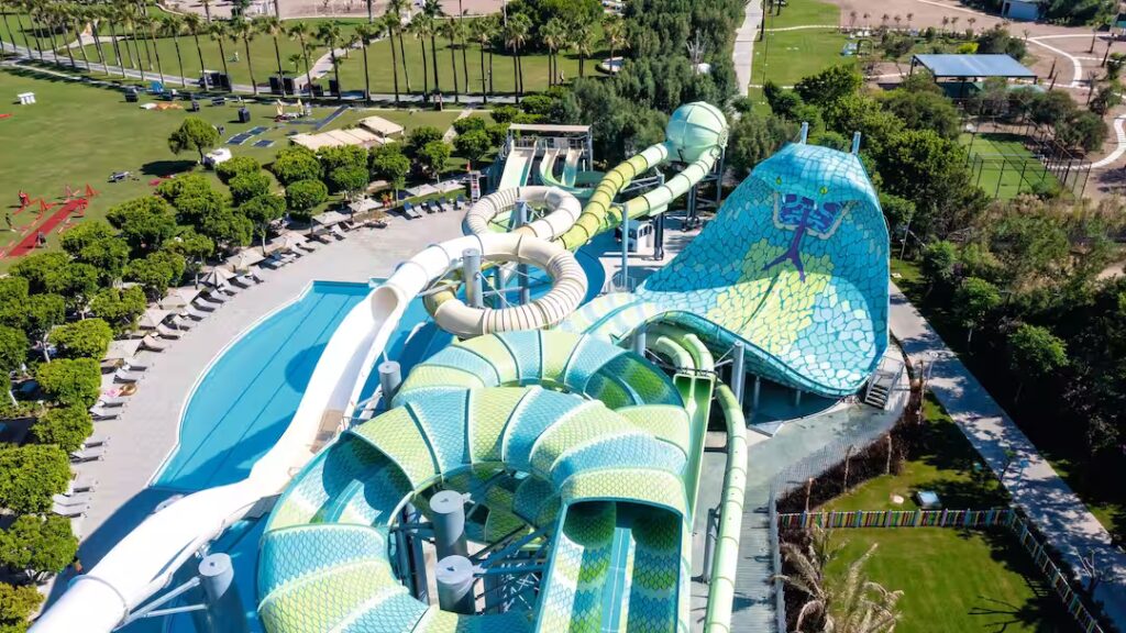 family friendly hotel with swim up rooms