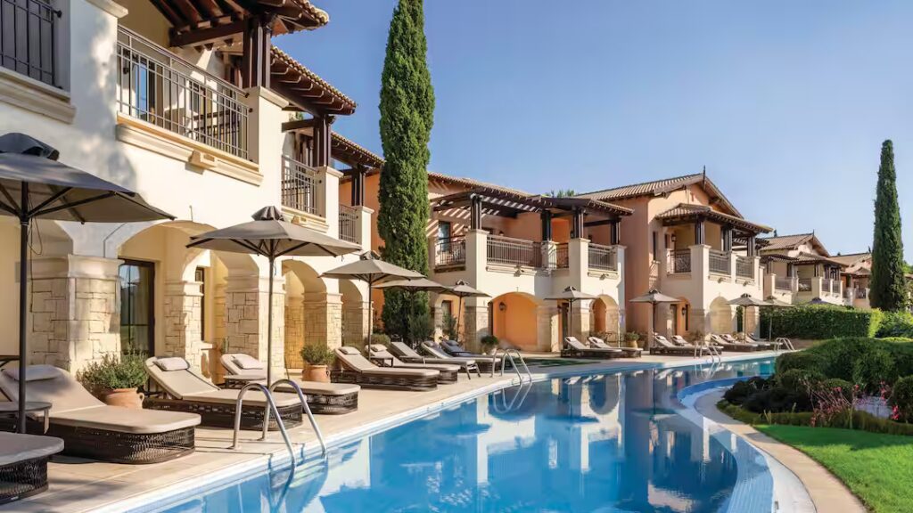 family friendly hotel with swim up rooms
