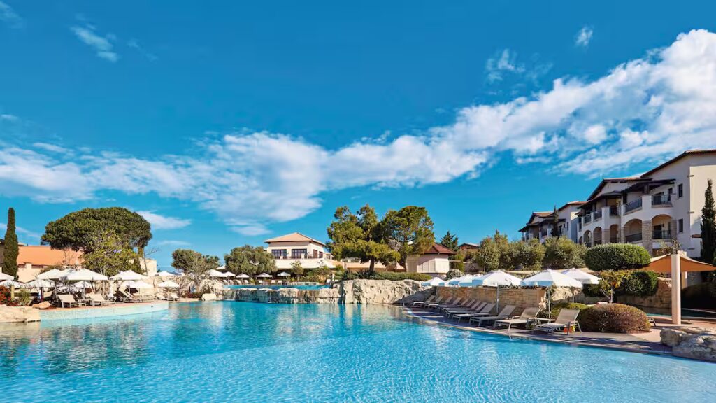 family friendly hotel with swim up rooms