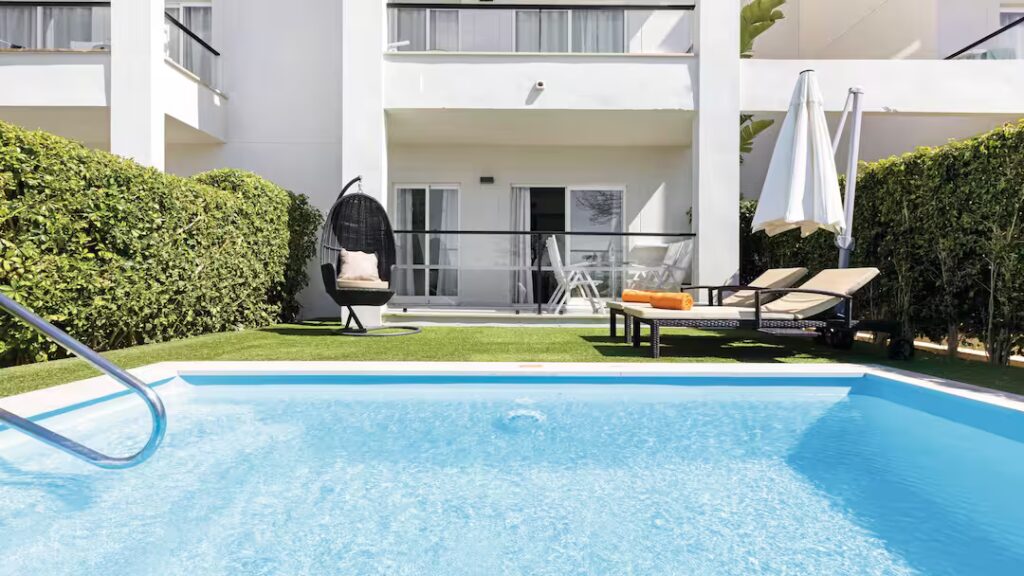 family friendly hotel with swim up rooms