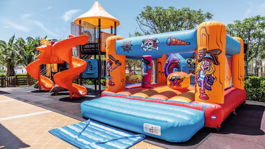 family friendly hotel with swim up rooms