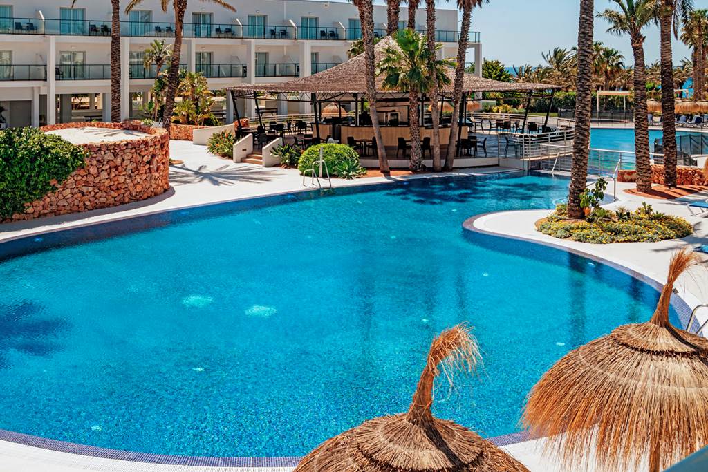 family friendly hotels with an indoor soft play