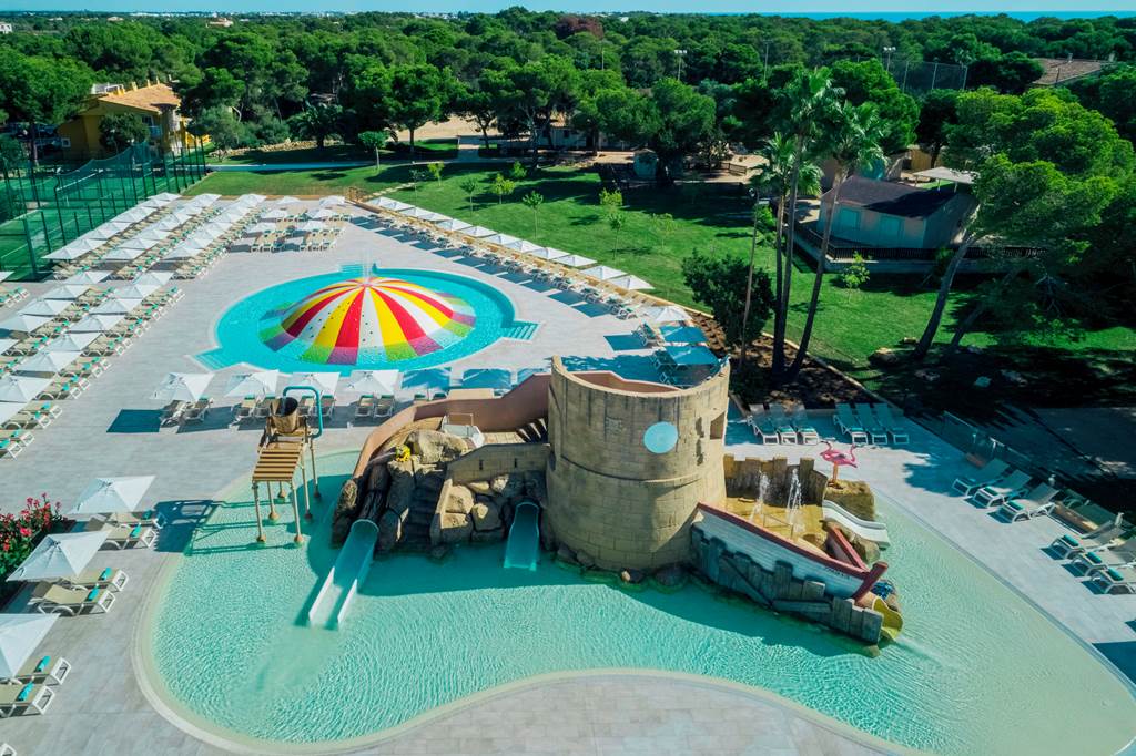 family friendly hotels with an indoor soft play