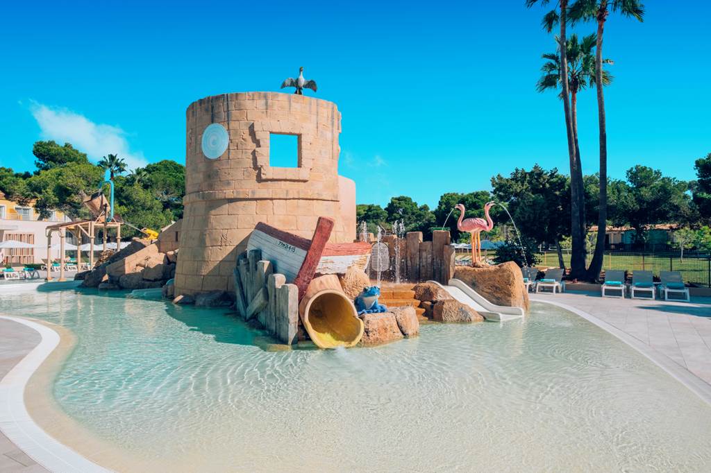 family friendly hotels with an indoor soft play