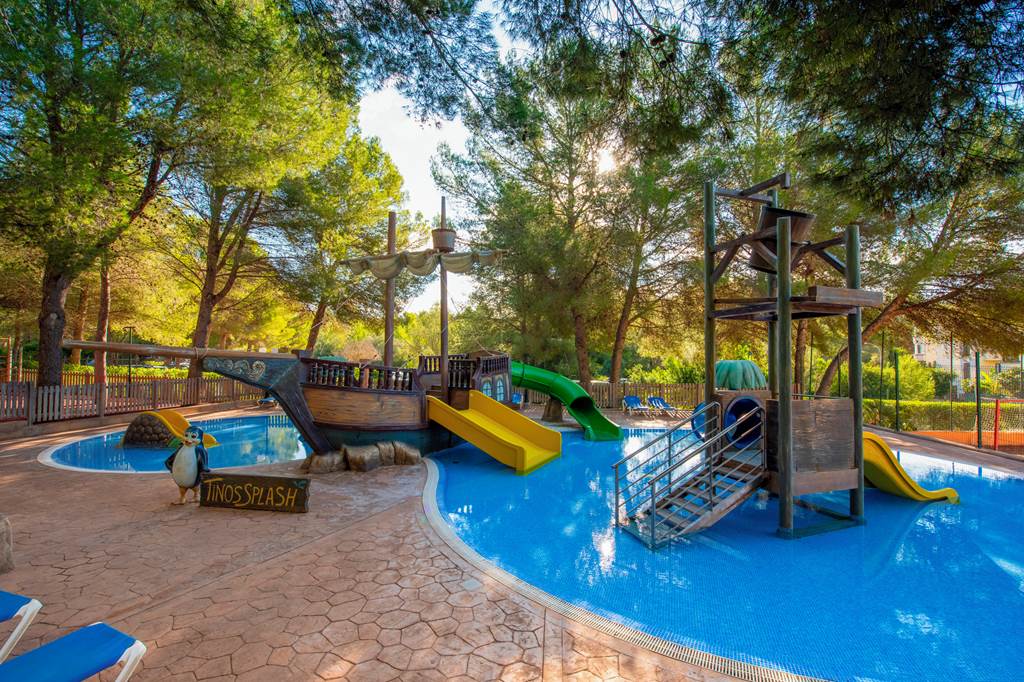 family friendly hotels with an indoor soft play