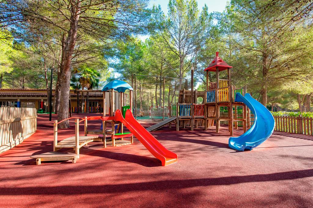 family friendly hotels with indoor soft plays
