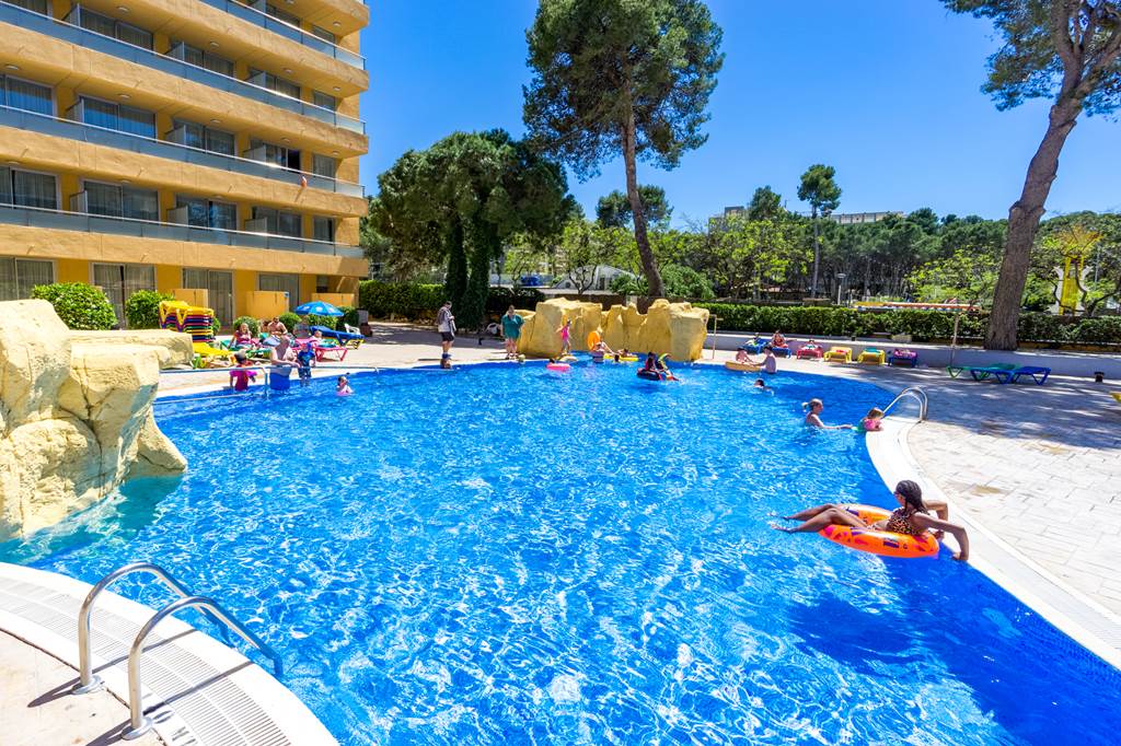 family holidays in costa dorada