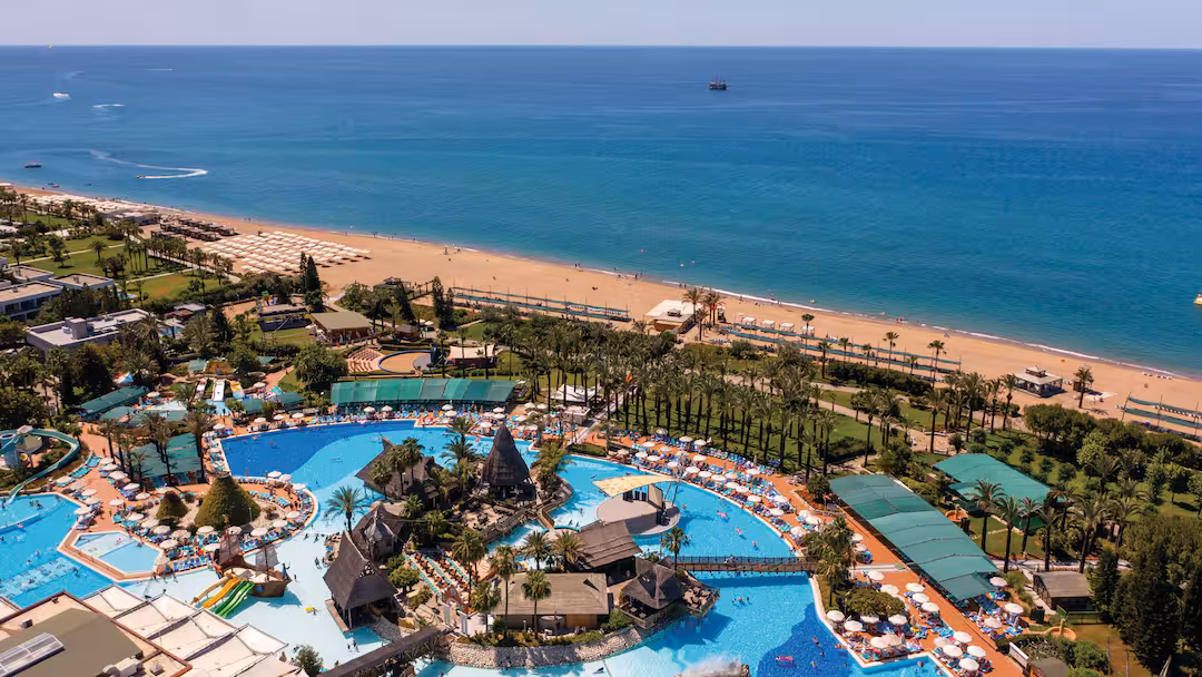 toddler friendly hotel with waterslides