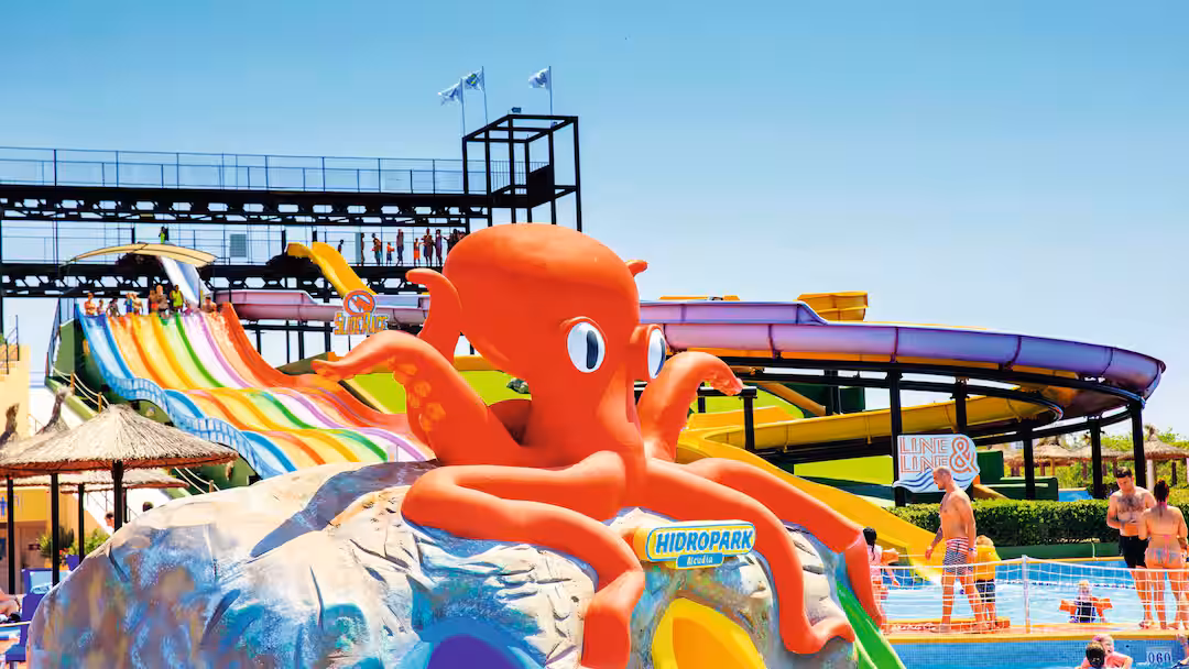 toddler friendly hotel with waterslides