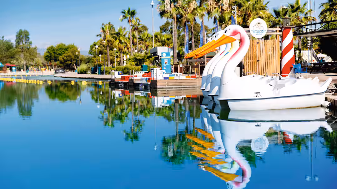 toddler friendly hotel with waterslides