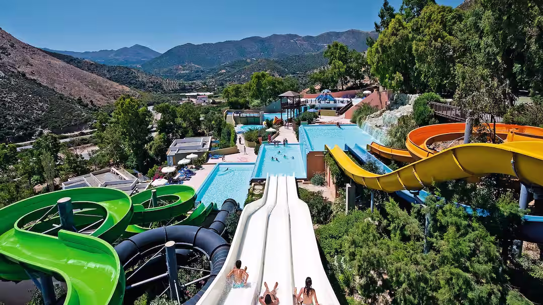 toddler friendly hotel with waterslides