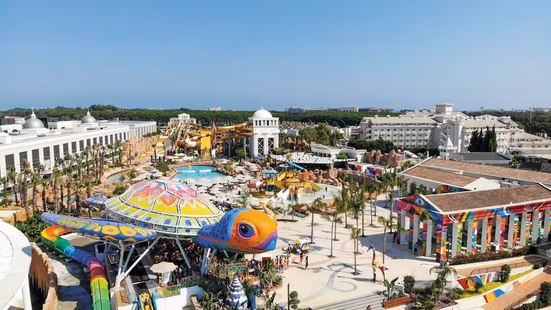 toddler friendly hotel with waterslides