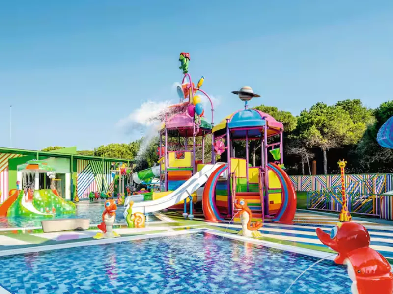 hotel with theme park