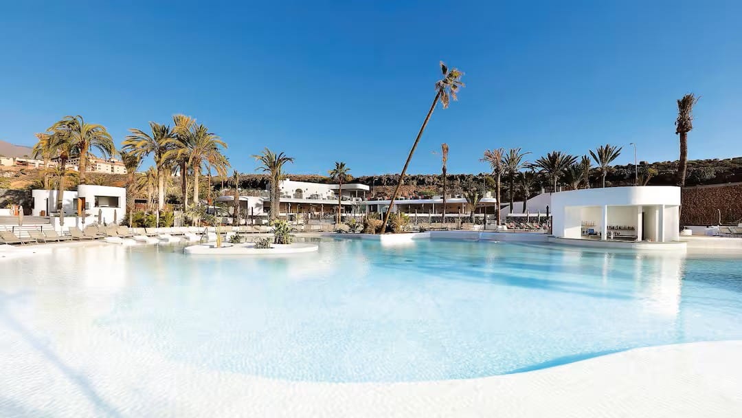 Tenerife hotels with splash parks