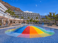 rooms with family rooms