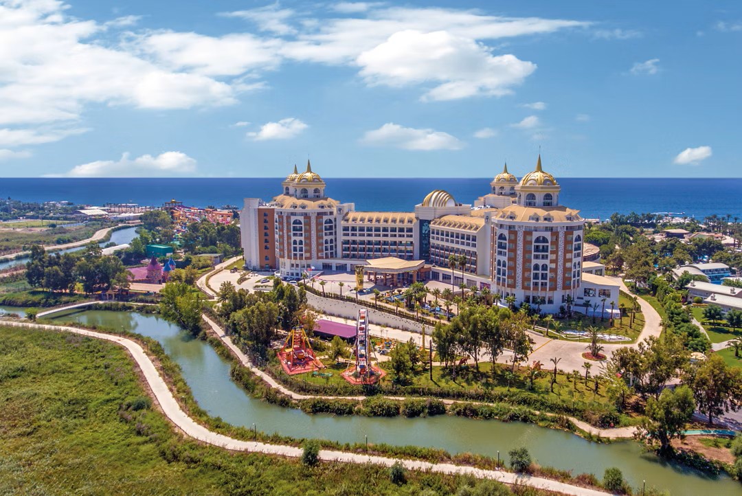 beachfront hotel for families