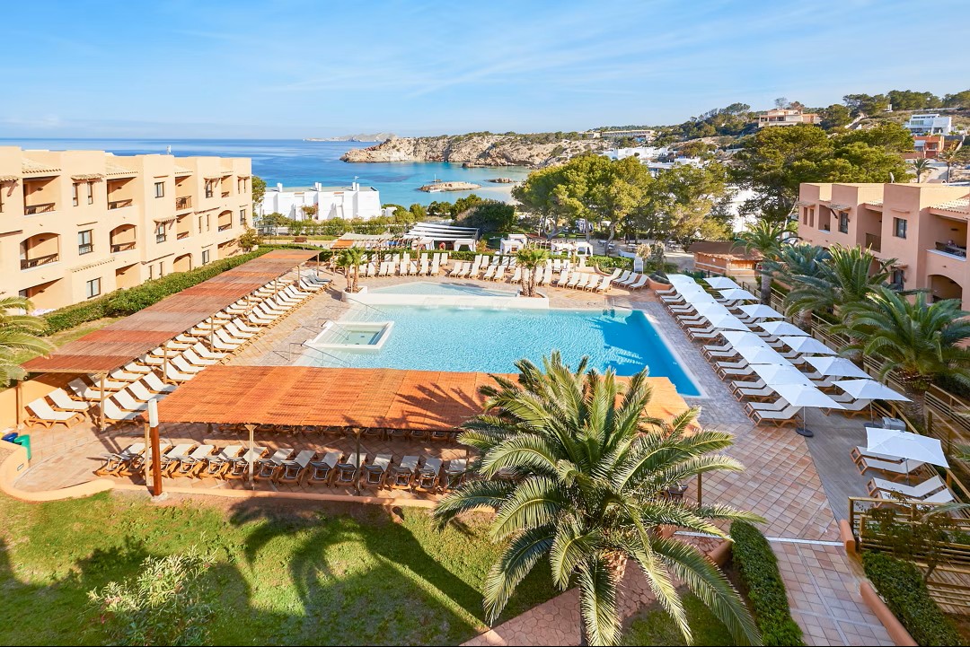 beachfront hotel for families