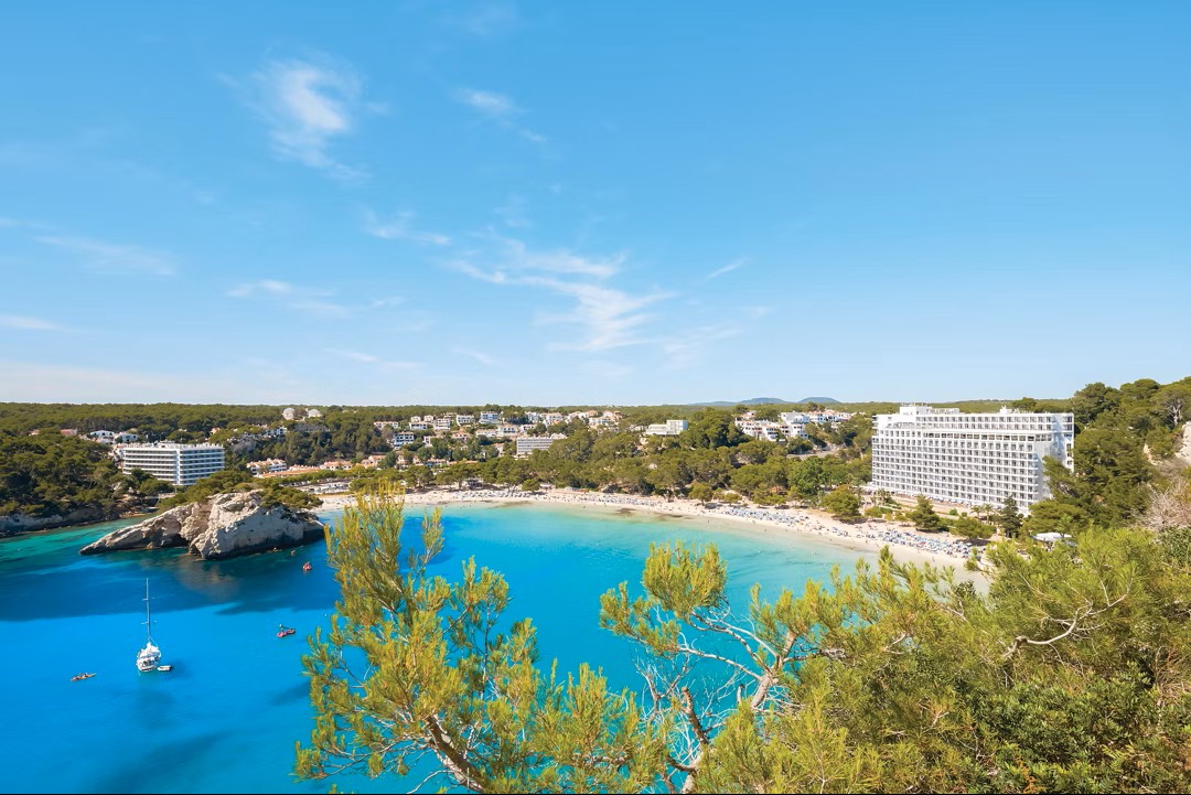 beachfront hotel for families
