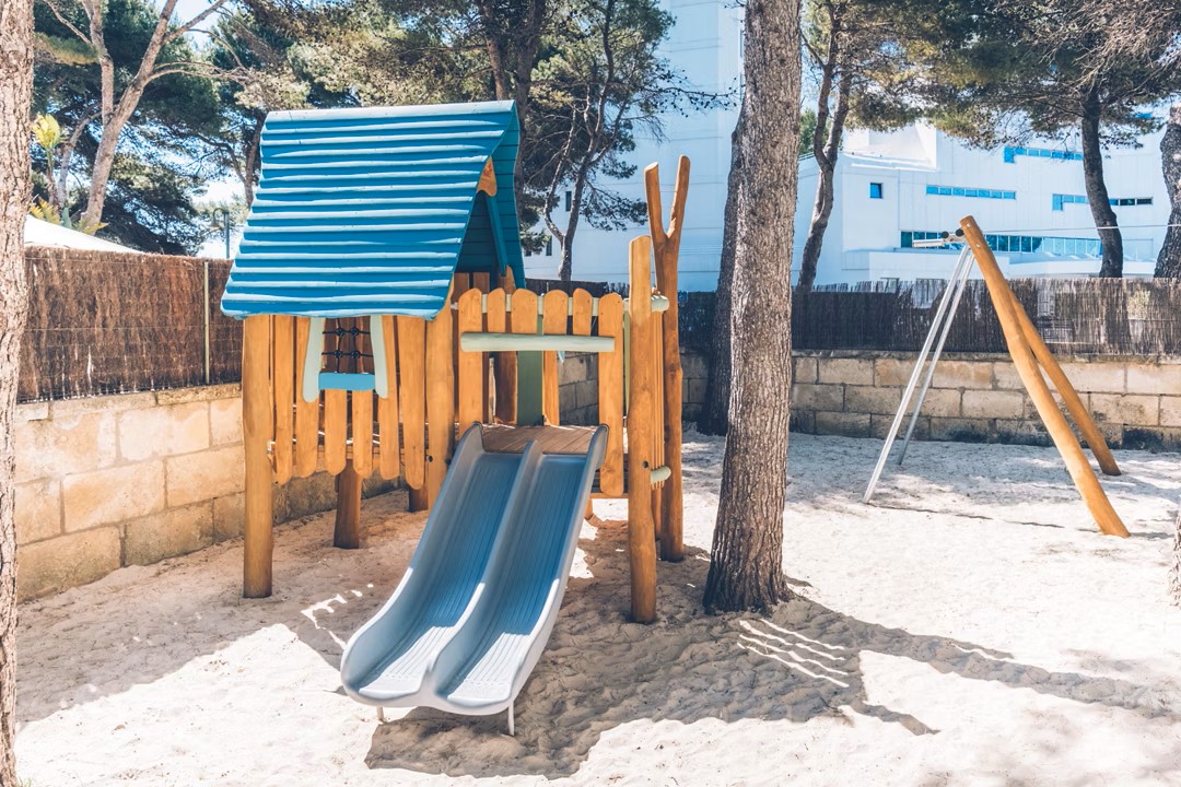 beachfront hotel for families