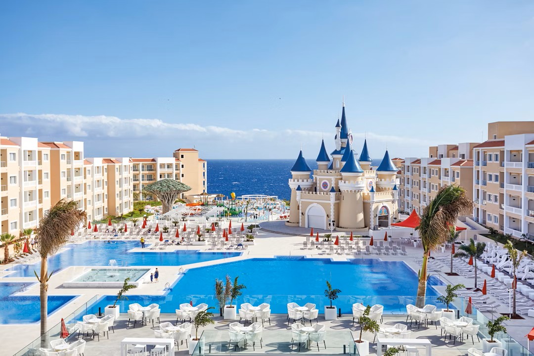 canary islands hotels with waterslides