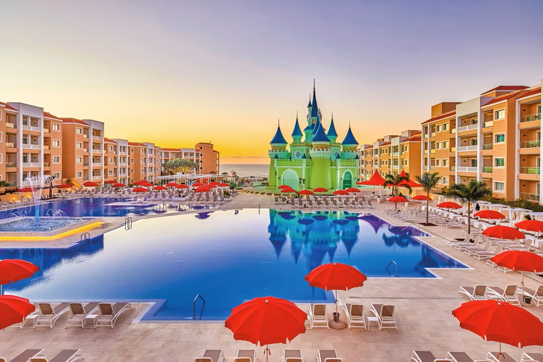 canary islands hotels with waterslides
